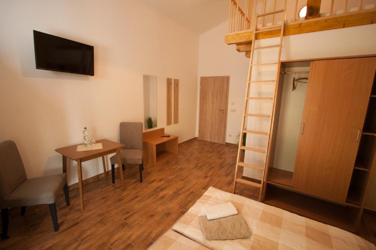 Pension Diener Nausslitz Exteriör bild