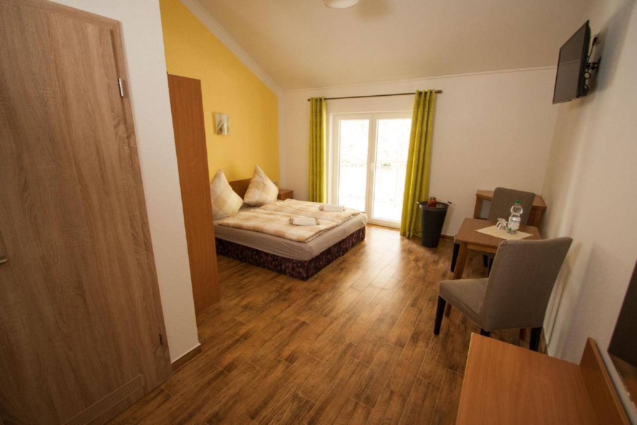 Pension Diener Nausslitz Exteriör bild